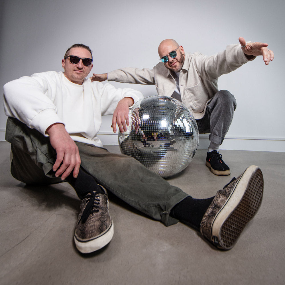 TAMBOUR BATTANT | Tour